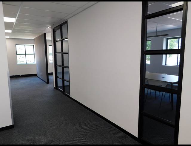 130M² OFFICE TO LET IN HYDE PARK